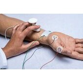 Utilizzo degli elettrodi autoadesivi Ambu Neuroline 715